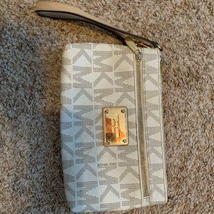 Michael Kors Wristlet